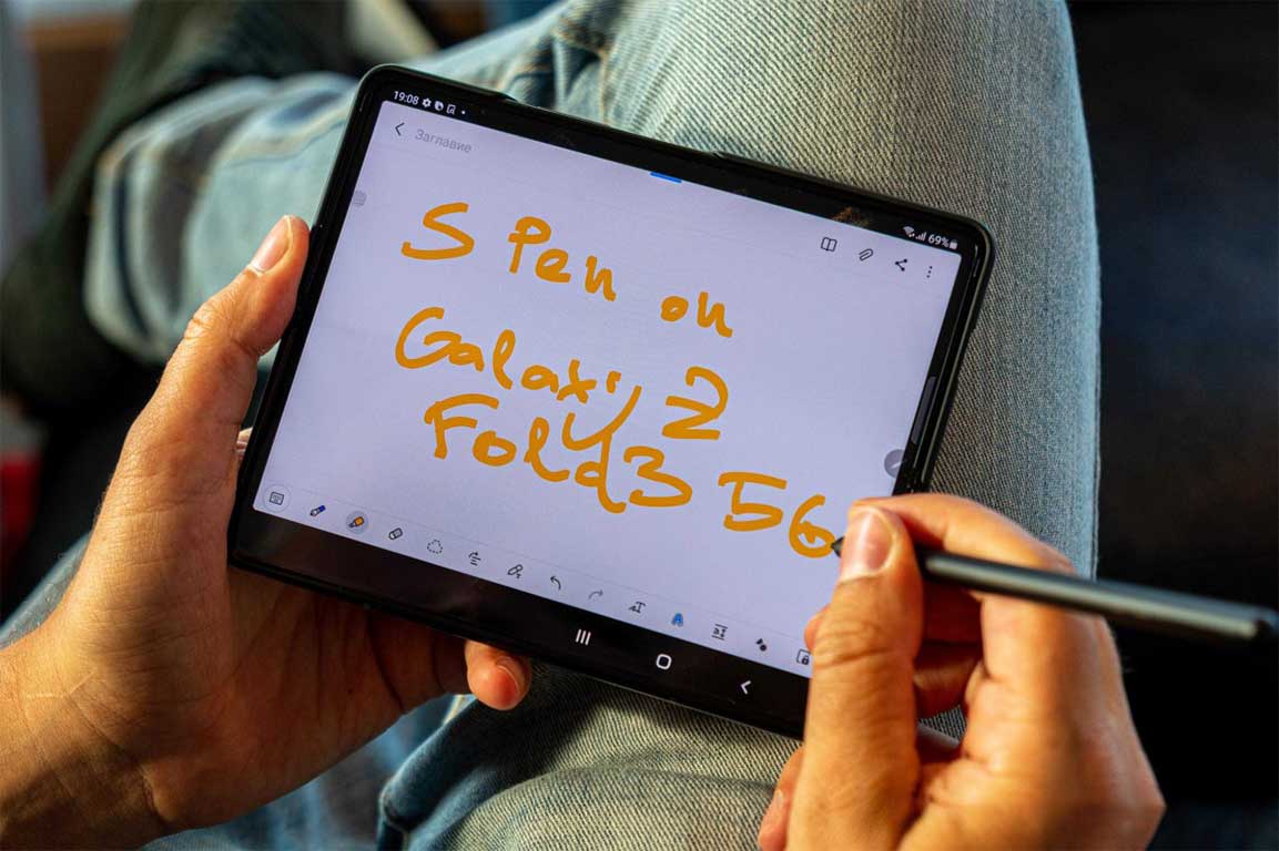 Samsung Galaxy Z Fold3 با قلم های قدیمی S کار نمی کند - موبایلتو