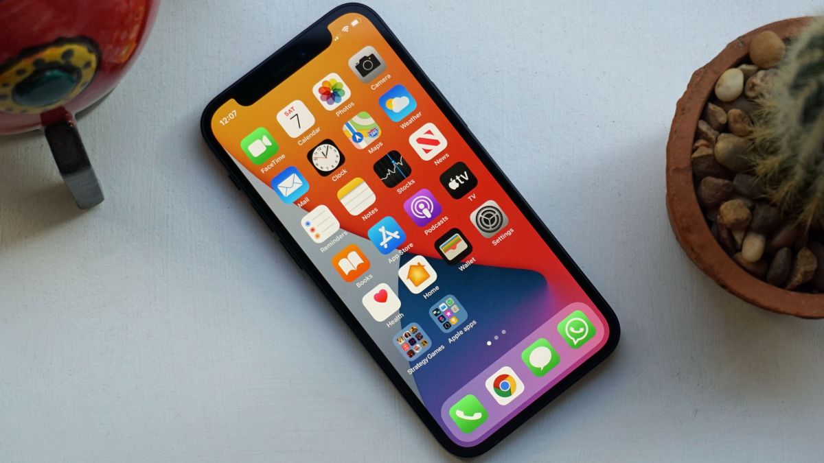 مزایا و معایب سیستم عامل iOS ؛ همه‌چیز درباره پلتفرم اپل
