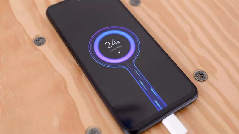 احتمال عرضه گوشی هوشمندی با توانایی شارژ ۱۵۰ واتی