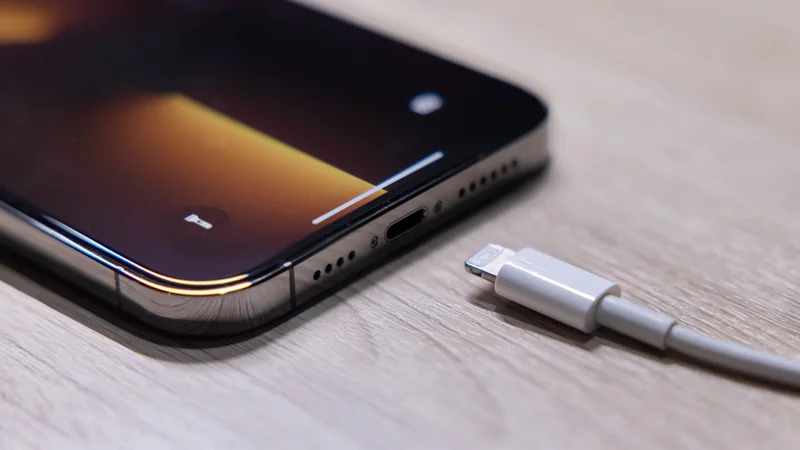 بلومبرگ تایید کرد: اپل در حال آزمایش آیفون با پورت USB-C است
