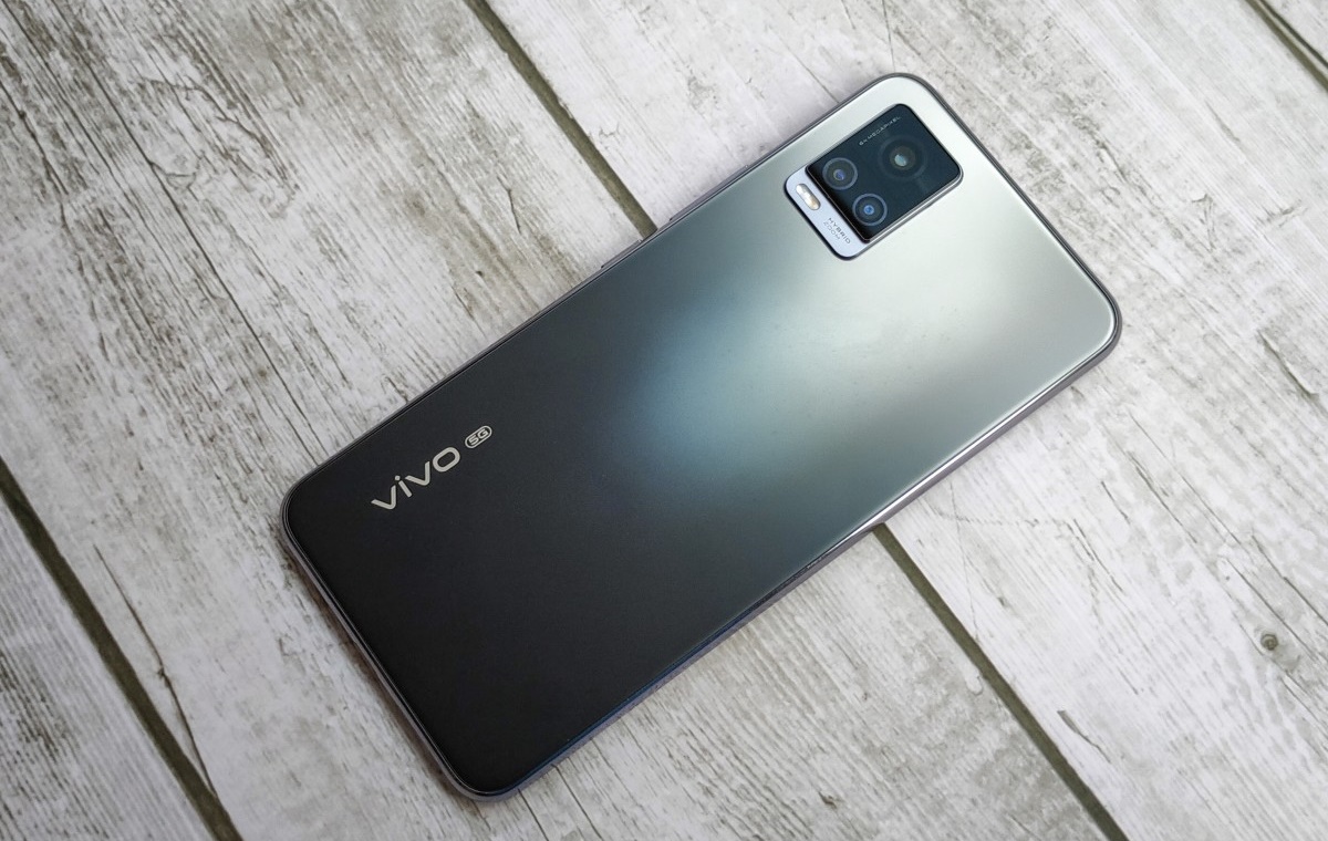 نقد و بررسی ویوو V20 Pro 5G ؛ عملکرد عالی، دوربین‌های خوب